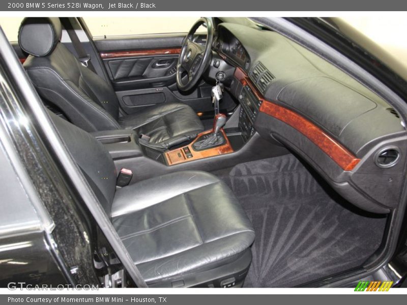Front Seat of 2000 5 Series 528i Wagon