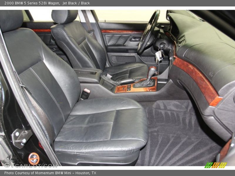 Front Seat of 2000 5 Series 528i Wagon