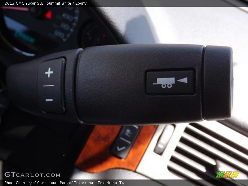 Summit White / Ebony 2013 GMC Yukon SLE