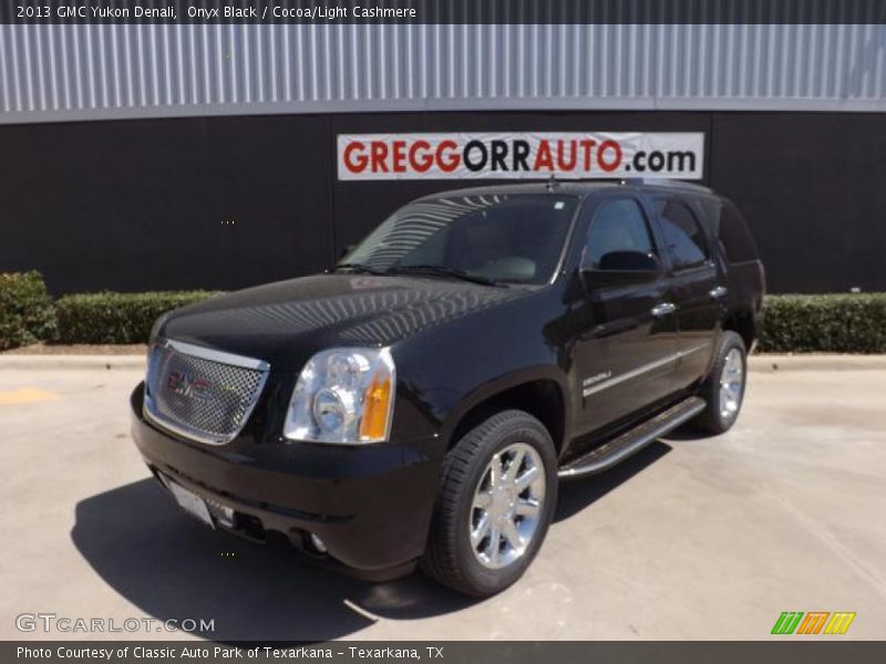 Onyx Black / Cocoa/Light Cashmere 2013 GMC Yukon Denali