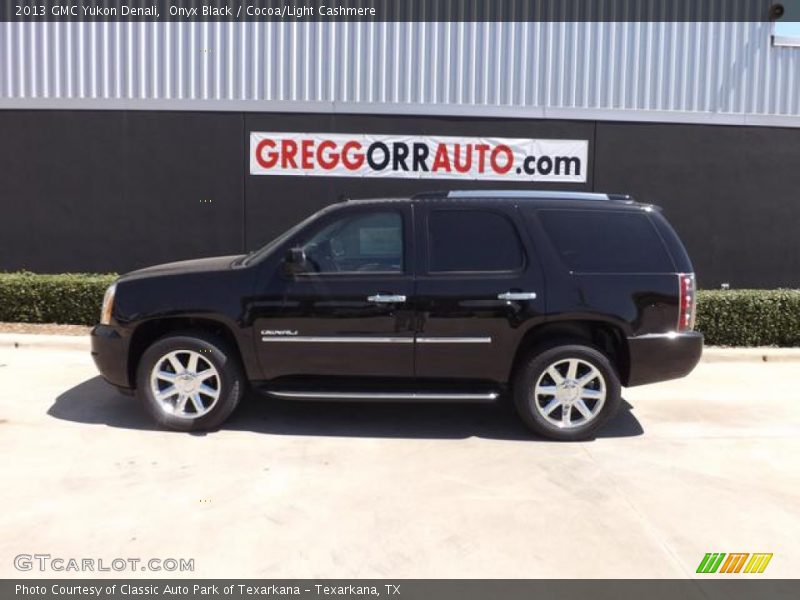 Onyx Black / Cocoa/Light Cashmere 2013 GMC Yukon Denali