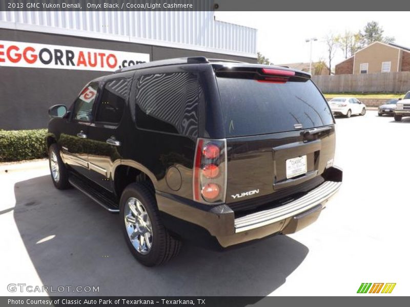 Onyx Black / Cocoa/Light Cashmere 2013 GMC Yukon Denali
