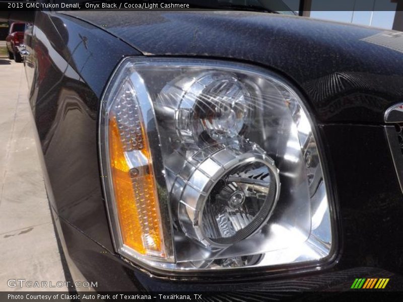 Onyx Black / Cocoa/Light Cashmere 2013 GMC Yukon Denali