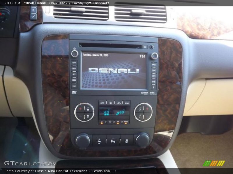 Onyx Black / Cocoa/Light Cashmere 2013 GMC Yukon Denali