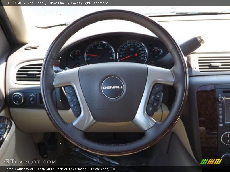 Onyx Black / Cocoa/Light Cashmere 2013 GMC Yukon Denali