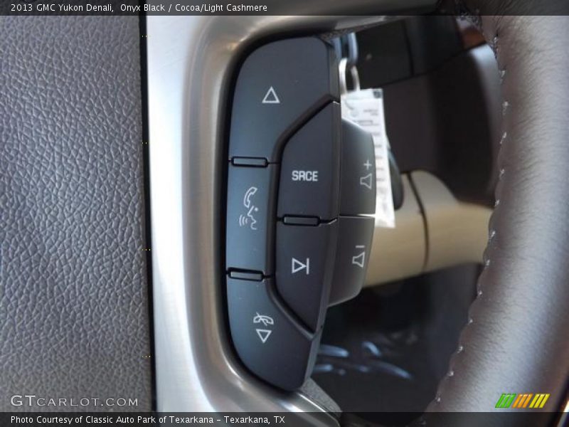 Onyx Black / Cocoa/Light Cashmere 2013 GMC Yukon Denali