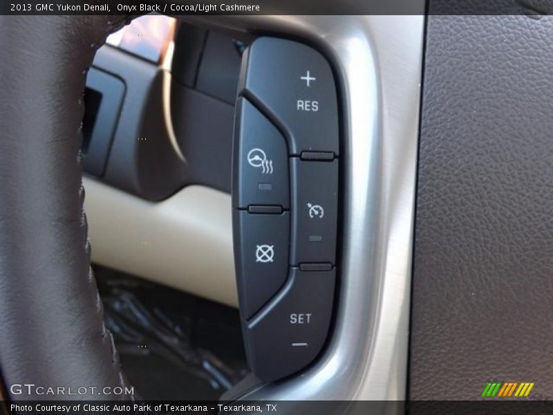 Onyx Black / Cocoa/Light Cashmere 2013 GMC Yukon Denali