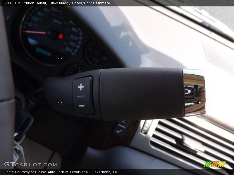 Onyx Black / Cocoa/Light Cashmere 2013 GMC Yukon Denali