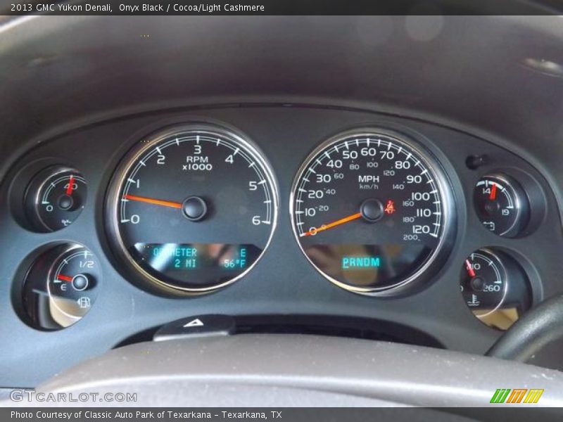 Onyx Black / Cocoa/Light Cashmere 2013 GMC Yukon Denali