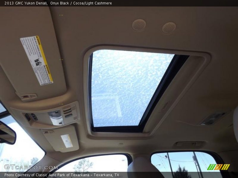 Onyx Black / Cocoa/Light Cashmere 2013 GMC Yukon Denali