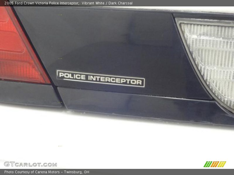 Police Interceptor - 2005 Ford Crown Victoria Police Interceptor