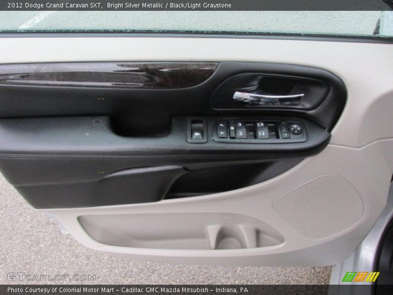 Bright Silver Metallic / Black/Light Graystone 2012 Dodge Grand Caravan SXT