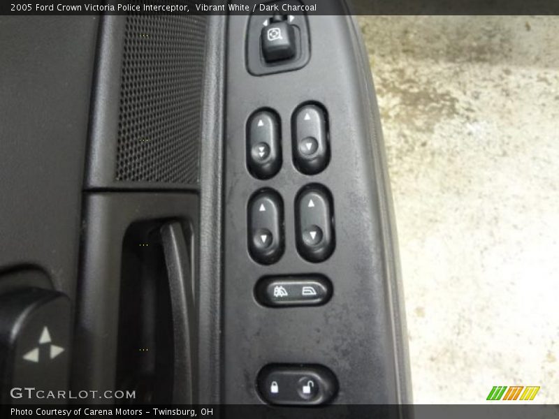 Controls of 2005 Crown Victoria Police Interceptor