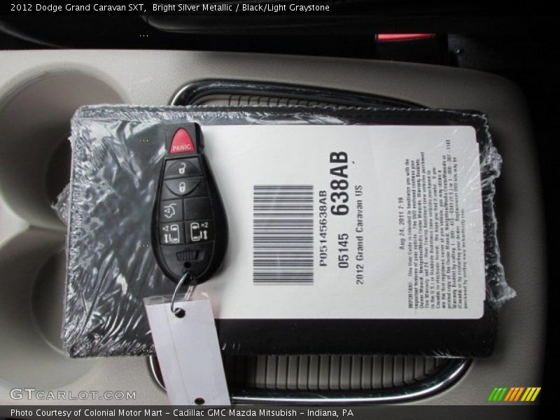 Bright Silver Metallic / Black/Light Graystone 2012 Dodge Grand Caravan SXT