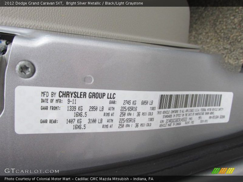 Bright Silver Metallic / Black/Light Graystone 2012 Dodge Grand Caravan SXT