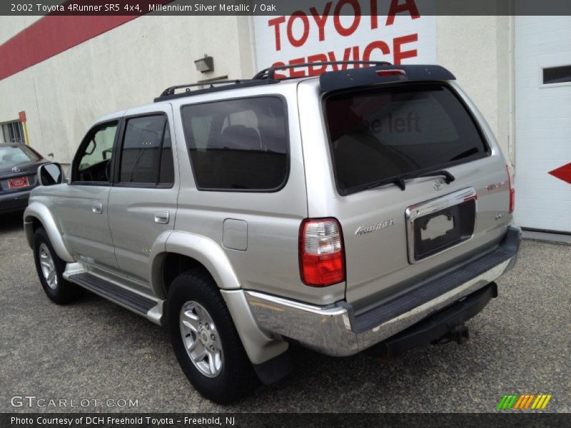 Millennium Silver Metallic / Oak 2002 Toyota 4Runner SR5 4x4