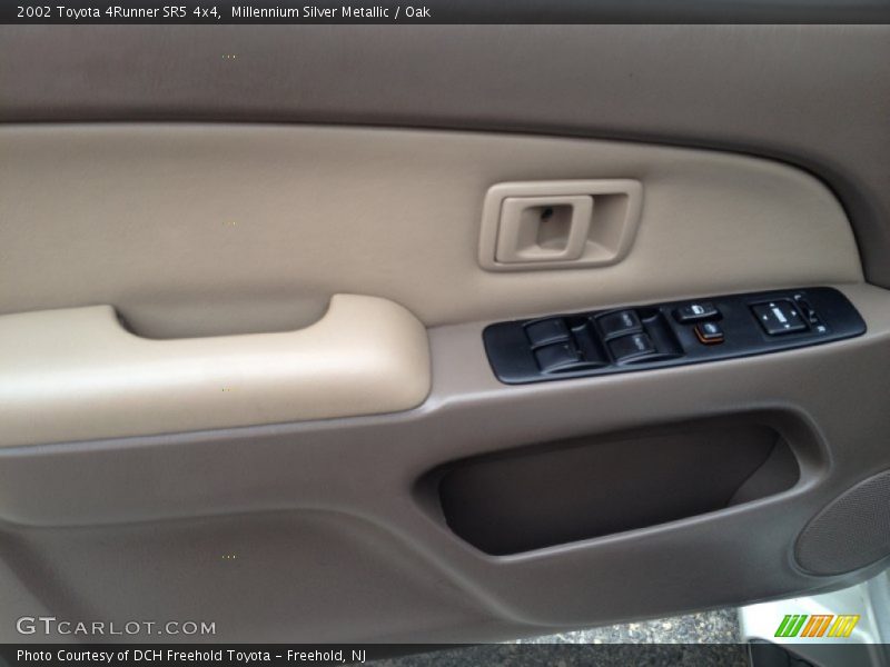 Millennium Silver Metallic / Oak 2002 Toyota 4Runner SR5 4x4