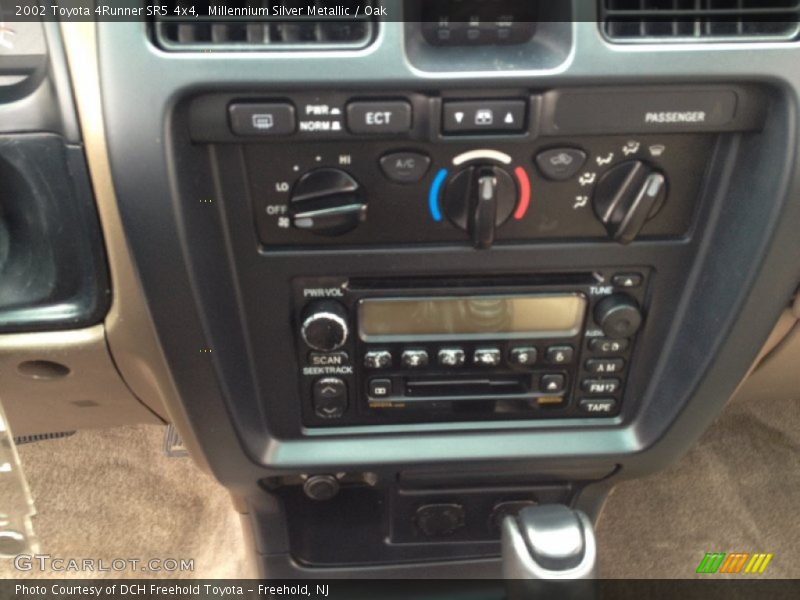 Millennium Silver Metallic / Oak 2002 Toyota 4Runner SR5 4x4