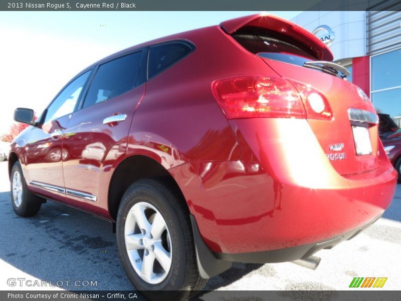 Cayenne Red / Black 2013 Nissan Rogue S