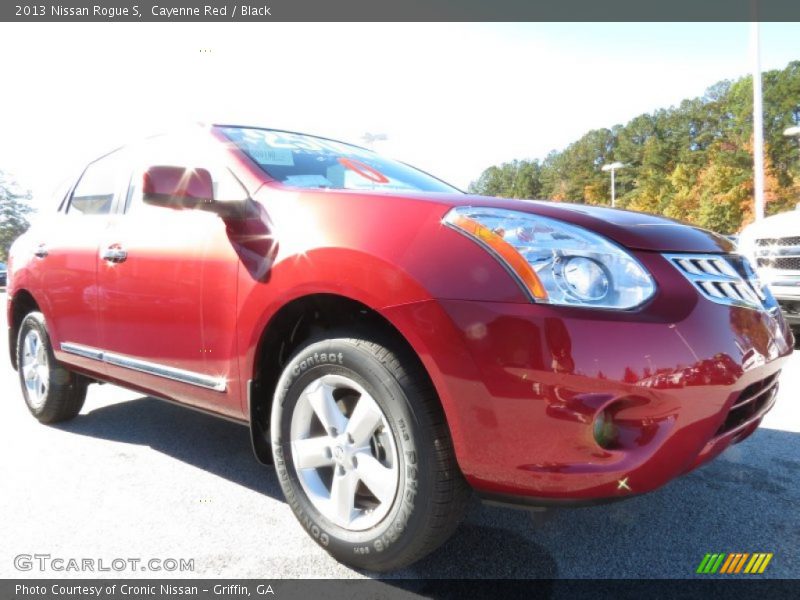 Cayenne Red / Black 2013 Nissan Rogue S
