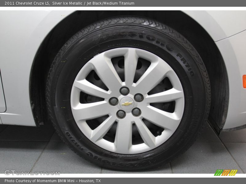 Silver Ice Metallic / Jet Black/Medium Titanium 2011 Chevrolet Cruze LS