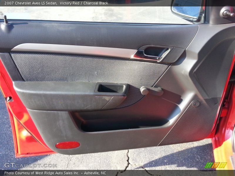 Victory Red / Charcoal Black 2007 Chevrolet Aveo LS Sedan