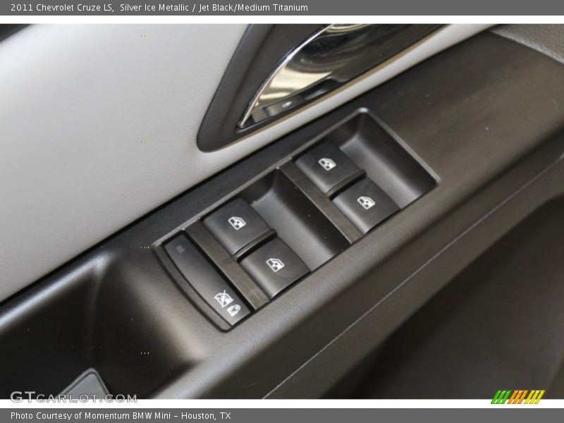 Silver Ice Metallic / Jet Black/Medium Titanium 2011 Chevrolet Cruze LS