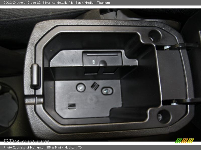 Silver Ice Metallic / Jet Black/Medium Titanium 2011 Chevrolet Cruze LS
