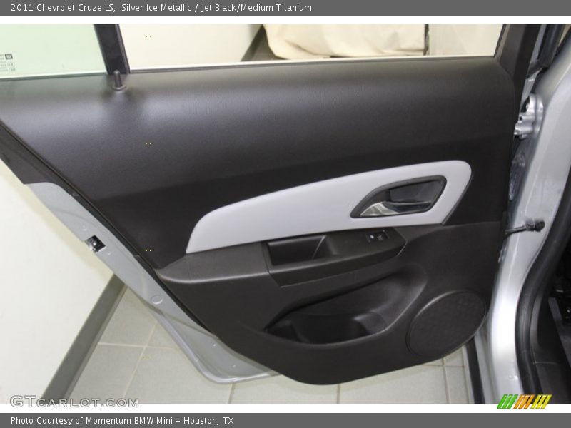 Silver Ice Metallic / Jet Black/Medium Titanium 2011 Chevrolet Cruze LS
