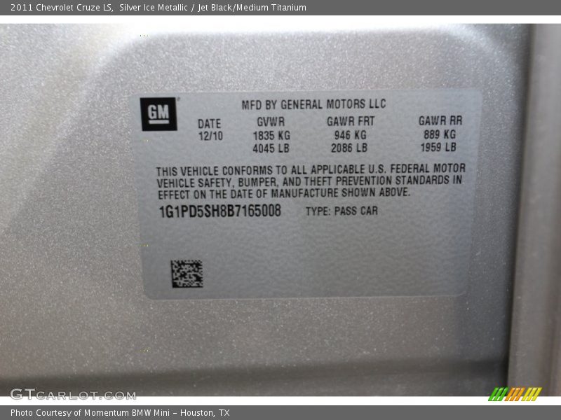 Silver Ice Metallic / Jet Black/Medium Titanium 2011 Chevrolet Cruze LS