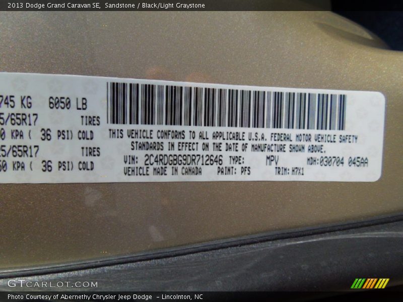 Sandstone / Black/Light Graystone 2013 Dodge Grand Caravan SE