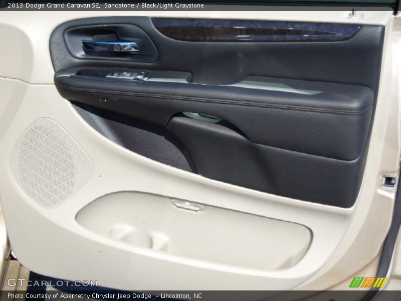 Sandstone / Black/Light Graystone 2013 Dodge Grand Caravan SE