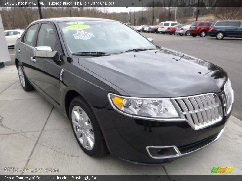 Tuxedo Black Metallic / Dark Charcoal 2011 Lincoln MKZ FWD