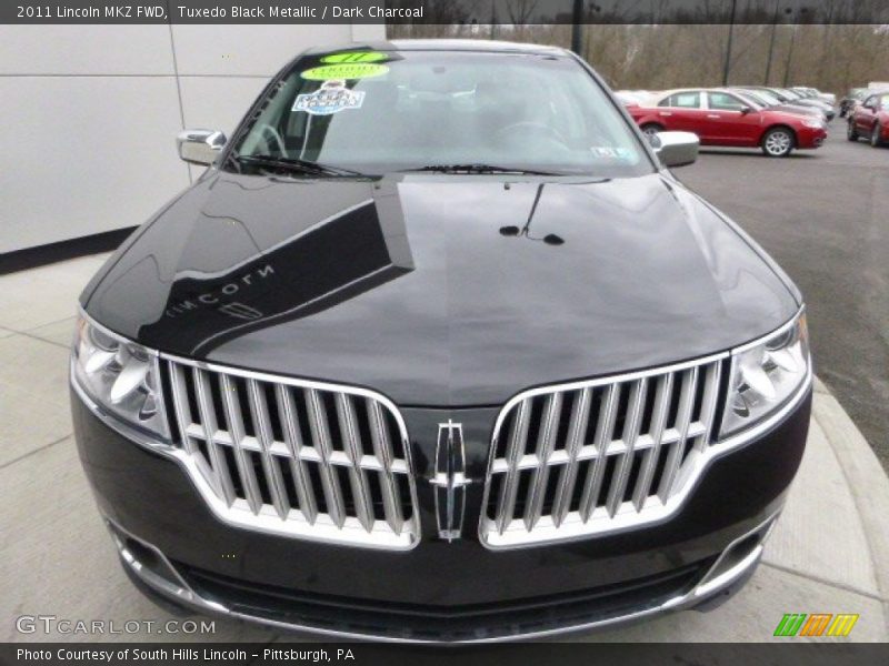 Tuxedo Black Metallic / Dark Charcoal 2011 Lincoln MKZ FWD