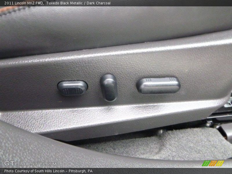 Tuxedo Black Metallic / Dark Charcoal 2011 Lincoln MKZ FWD