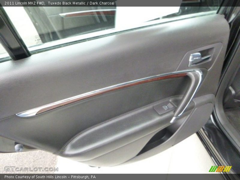 Tuxedo Black Metallic / Dark Charcoal 2011 Lincoln MKZ FWD