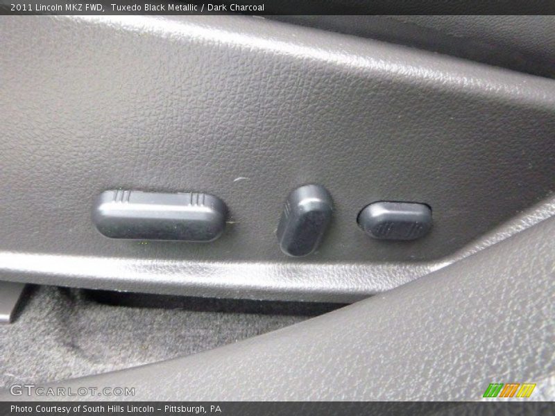 Tuxedo Black Metallic / Dark Charcoal 2011 Lincoln MKZ FWD