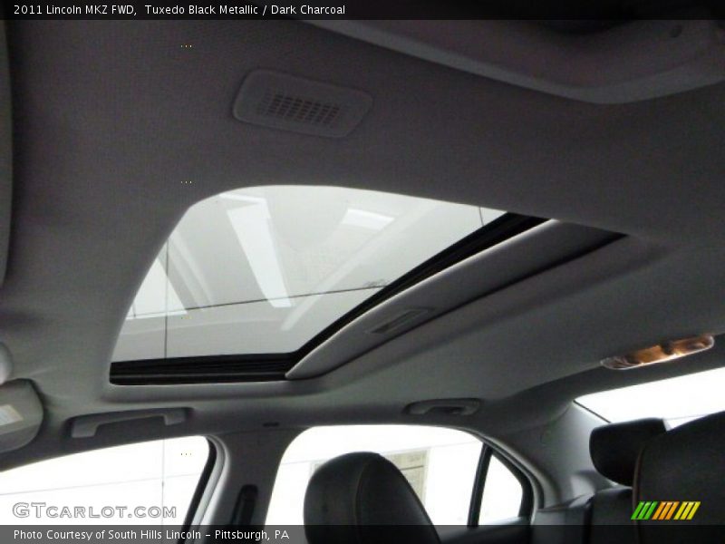 Tuxedo Black Metallic / Dark Charcoal 2011 Lincoln MKZ FWD