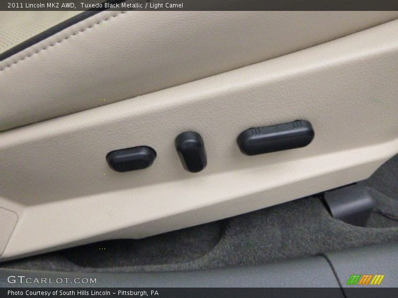 Tuxedo Black Metallic / Light Camel 2011 Lincoln MKZ AWD
