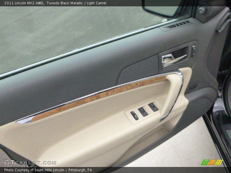 Tuxedo Black Metallic / Light Camel 2011 Lincoln MKZ AWD