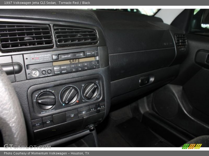 Tornado Red / Black 1997 Volkswagen Jetta GLS Sedan