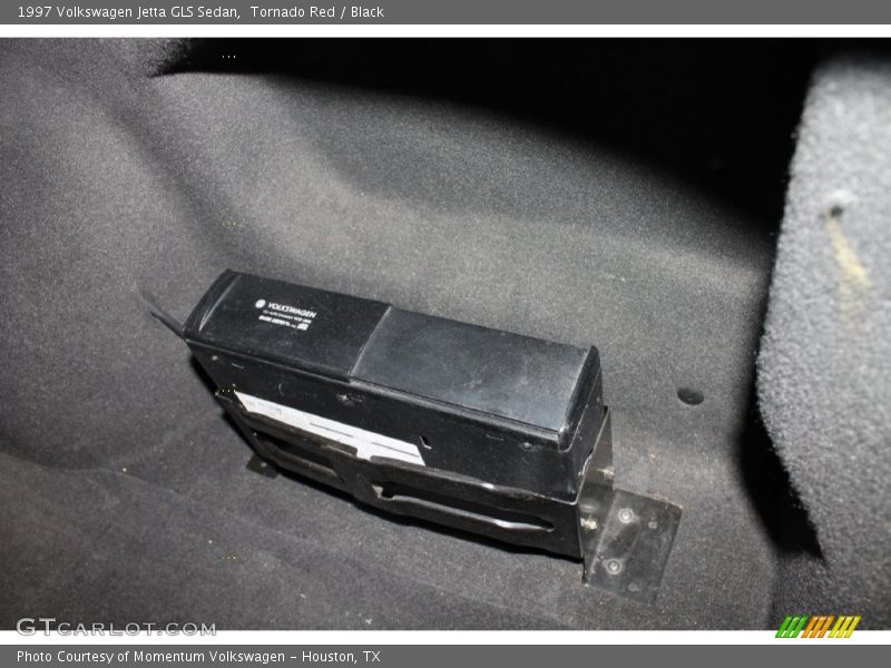 Tornado Red / Black 1997 Volkswagen Jetta GLS Sedan