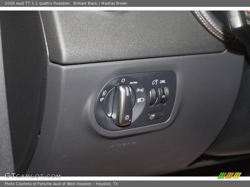 Controls of 2008 TT 3.2 quattro Roadster
