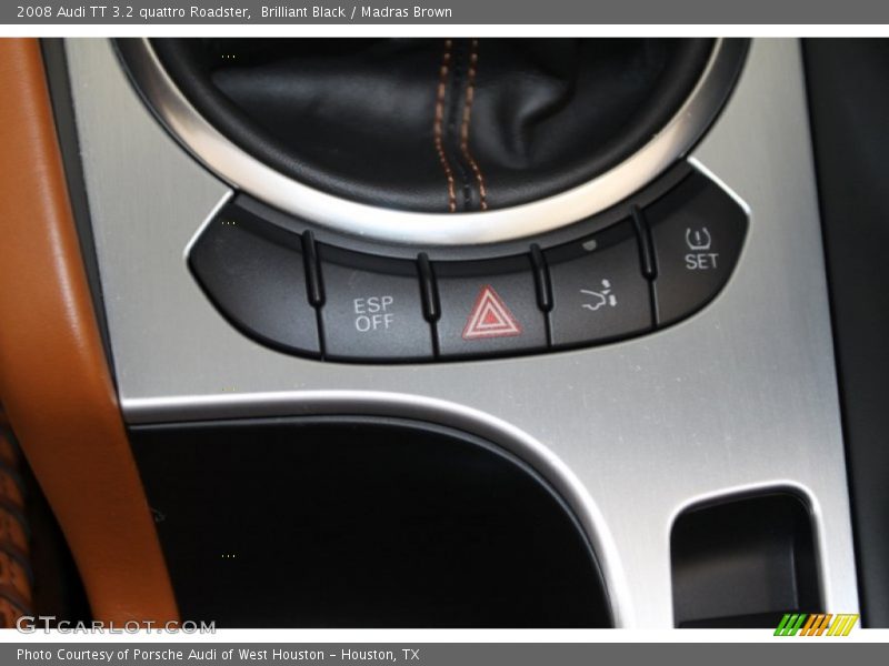 Controls of 2008 TT 3.2 quattro Roadster