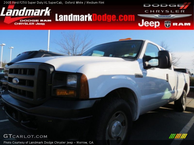 Oxford White / Medium Flint 2005 Ford F250 Super Duty XL SuperCab