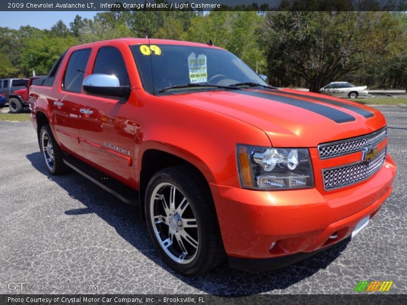 Front 3/4 View of 2009 Avalanche LT