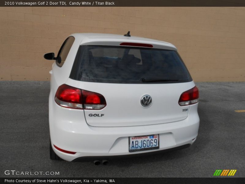 Candy White / Titan Black 2010 Volkswagen Golf 2 Door TDI