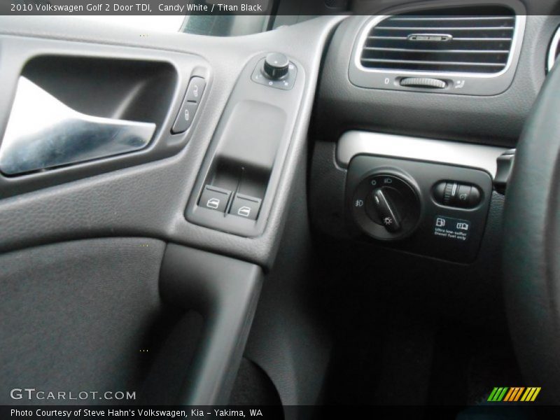 Candy White / Titan Black 2010 Volkswagen Golf 2 Door TDI