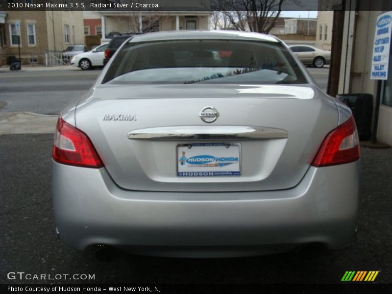 Radiant Silver / Charcoal 2010 Nissan Maxima 3.5 S