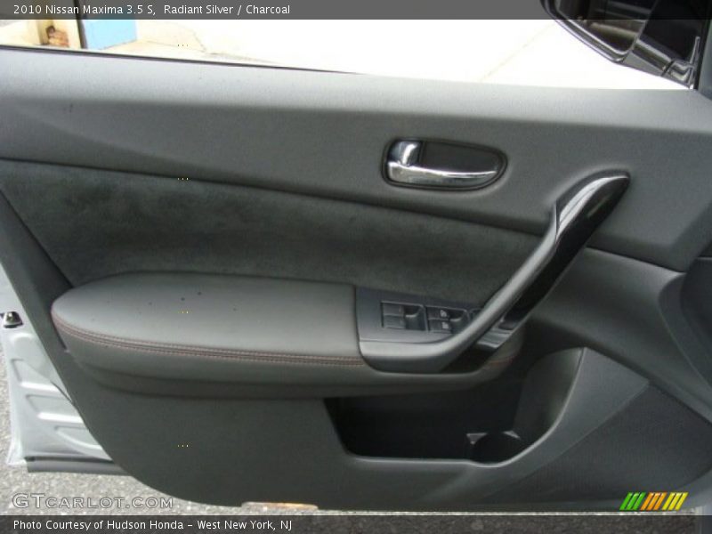 Radiant Silver / Charcoal 2010 Nissan Maxima 3.5 S